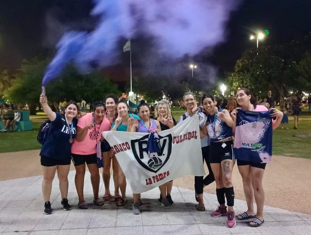 El equipo de Maxi Voleibol Femenino de Realicó se consagró campeón