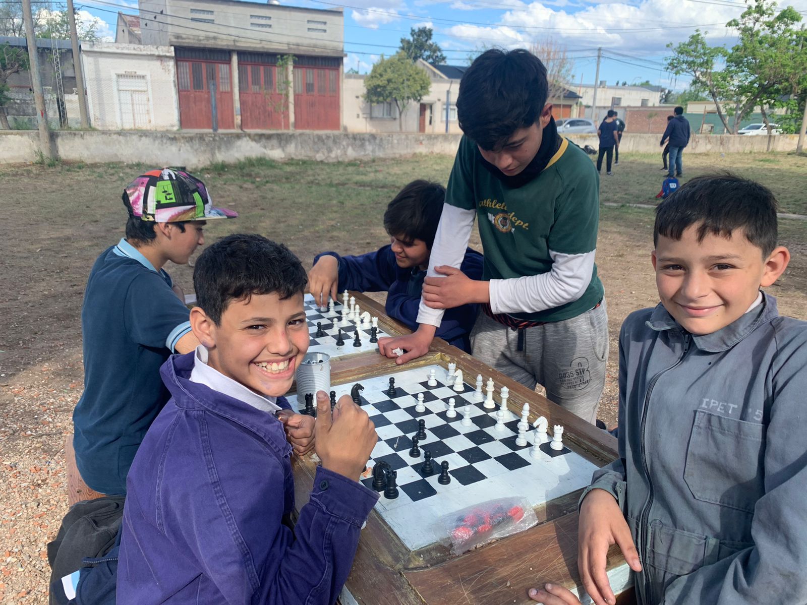 El ajedrez revolucionó a alumnos de una escuela de Huinca